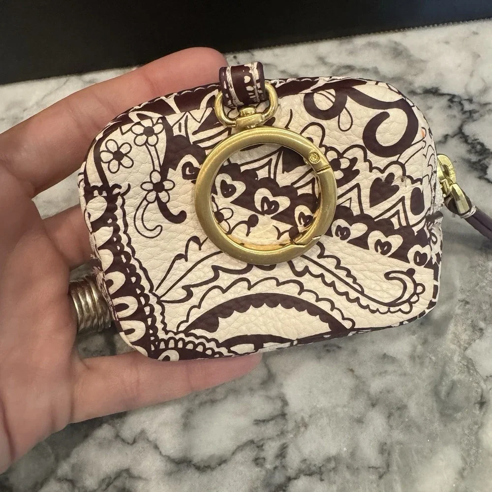 Vera Bradley Leather Zip Earbud Case Eclectic Paisley Cottage Cream Keychain - Picture 5 of 14